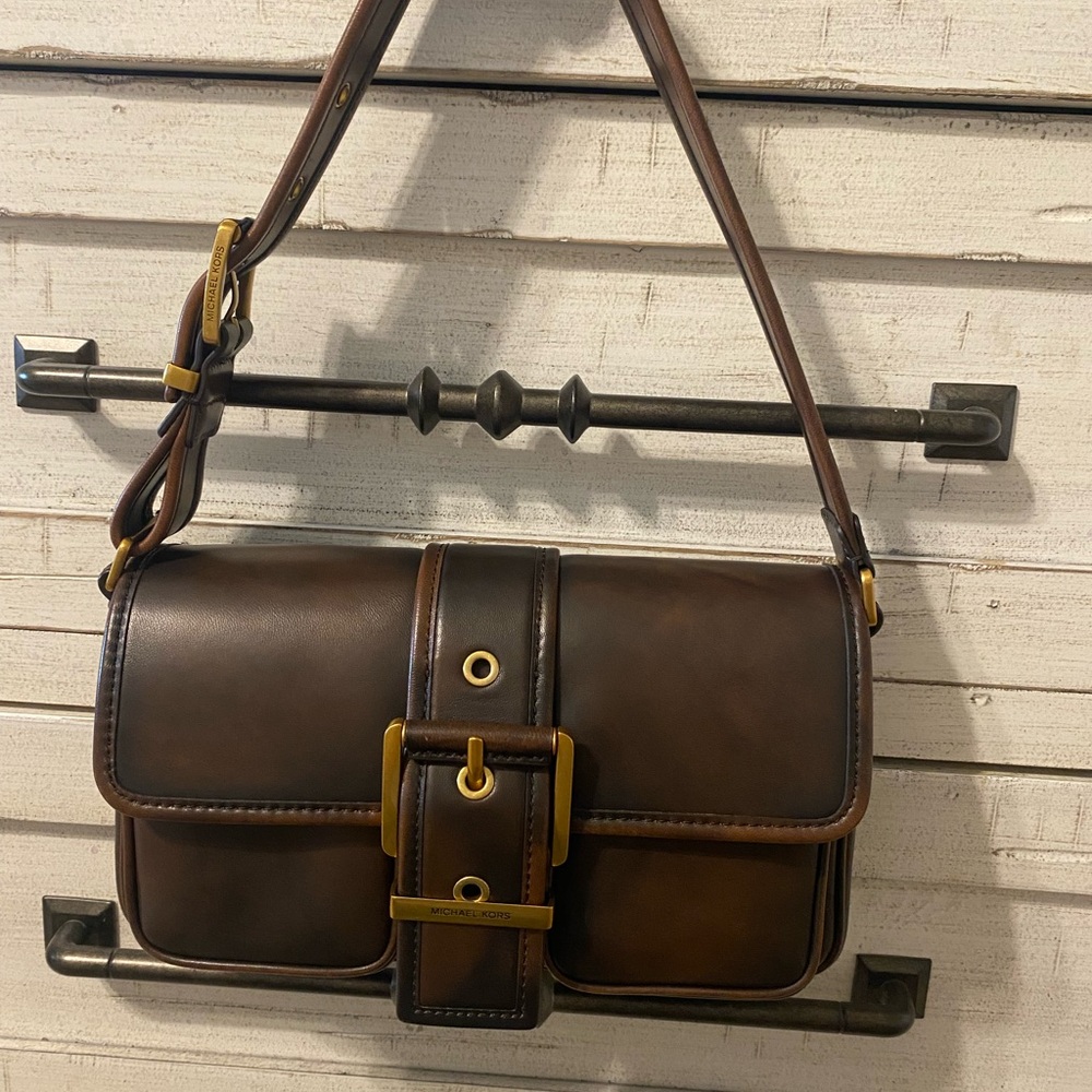 Michael Kors Colby Burnished Medium Shouder bag
